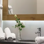 Apart-hotel Art Hotel's 4*