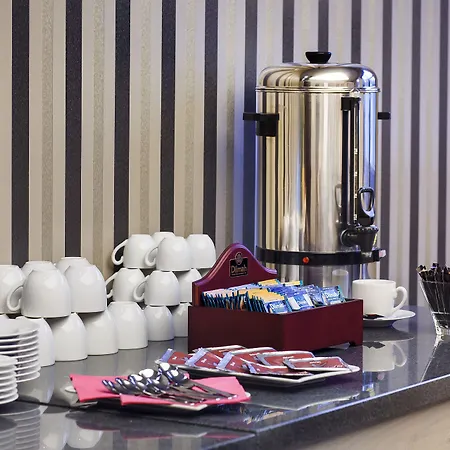 Ξενοδοχείο με διαμερίσματα Art Hotel's