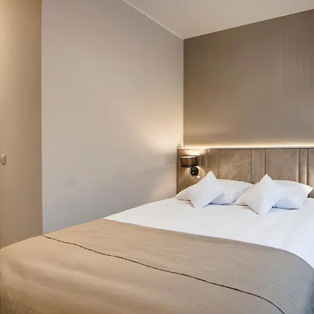アパートホテル Art Hotel's 3*